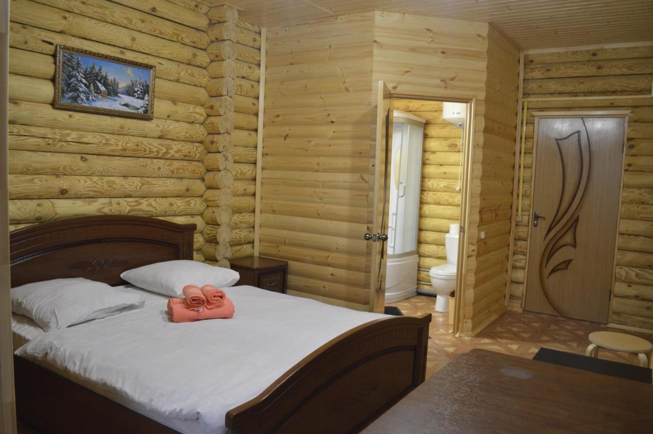 Абхазская Усадьба Hotel Gagra Exterior photo