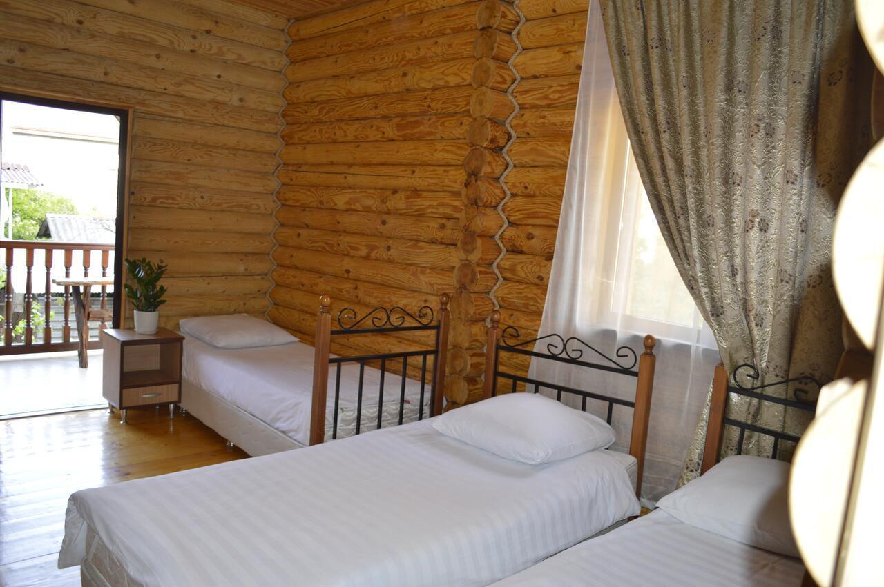Абхазская Усадьба Hotel Gagra Exterior photo